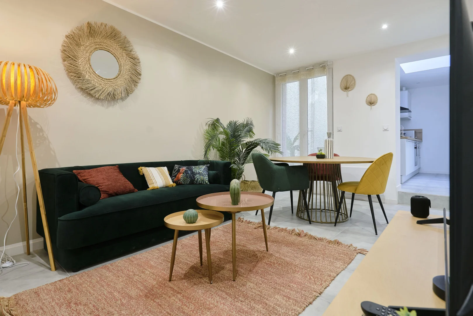 Habitación para estudiantes en con área de estudio y facilidades compartidas