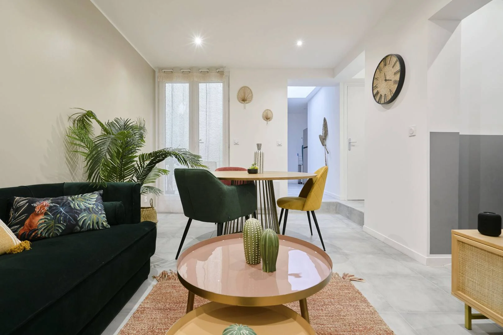 'de öğrenci dairesinde, tamamen mobilyalı kiralık oda
