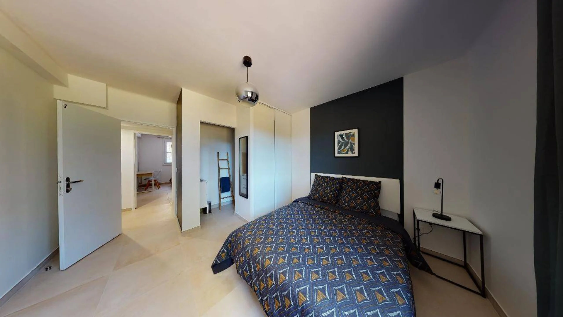 Habitación estudiantil económica cerca del campus en 