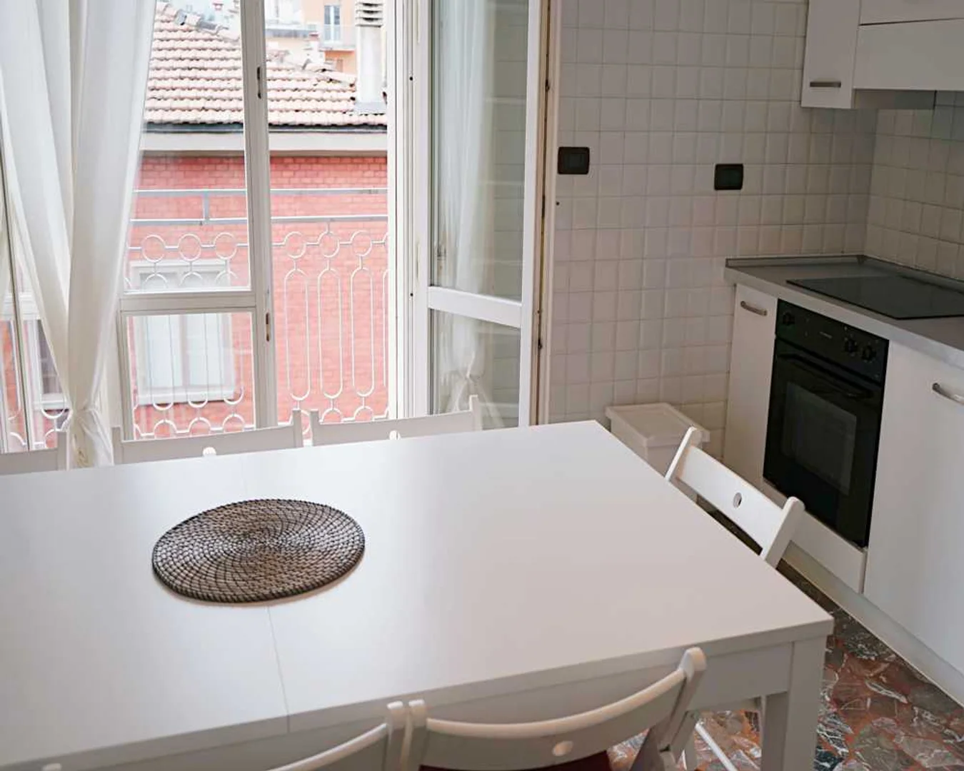 Habitación acogedora para estudiantes disponible en