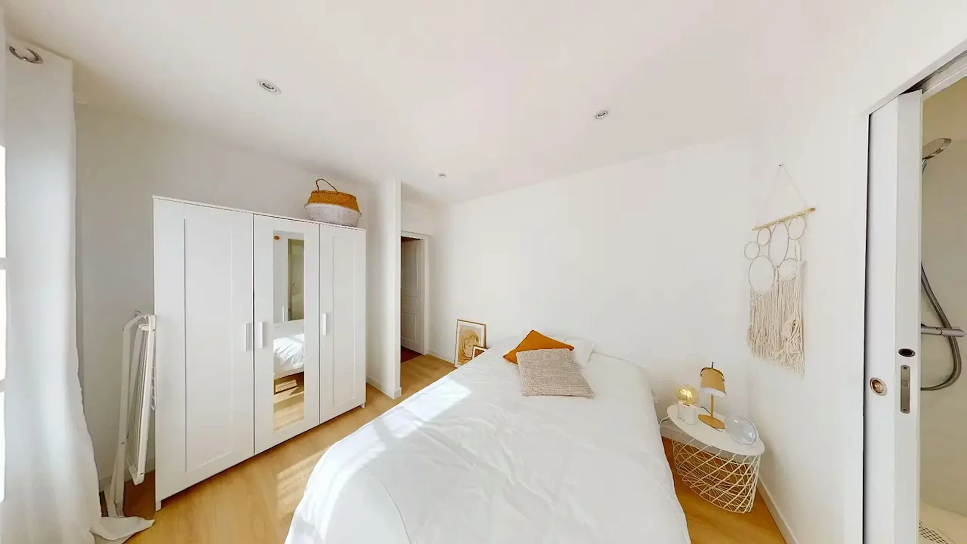 Zimmer in Studentenwohnung in  zu vermieten, voll möbliert