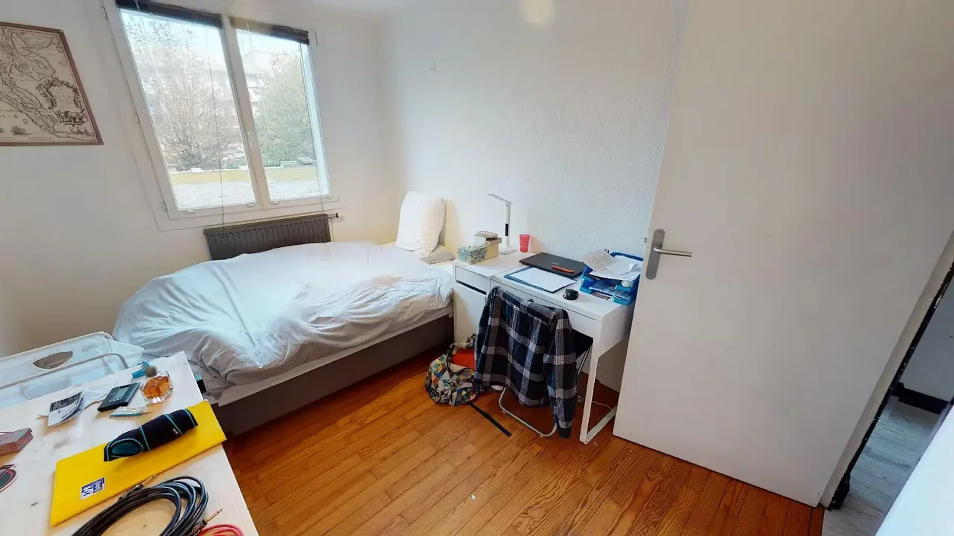 Camera per studenti economica con posizione comoda a