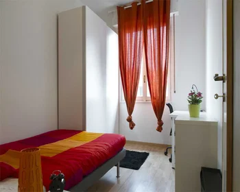 Stanza privata in Via Salvatore Barzilai, immagine 3 di 21