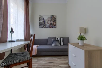 Quarto para alugar com cama de casal em Warszawa