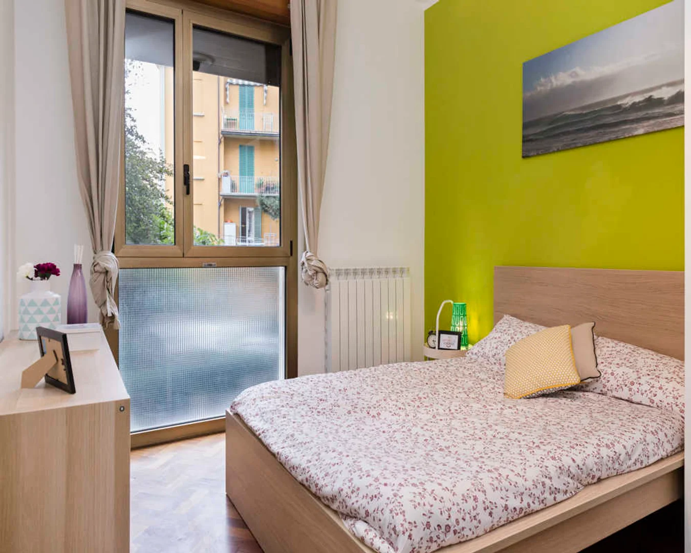 Habitación estudiantil económica con ubicación conveniente en