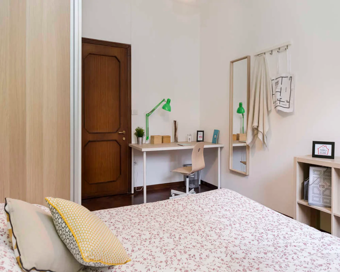Habitación estudiantil económica cerca del campus en