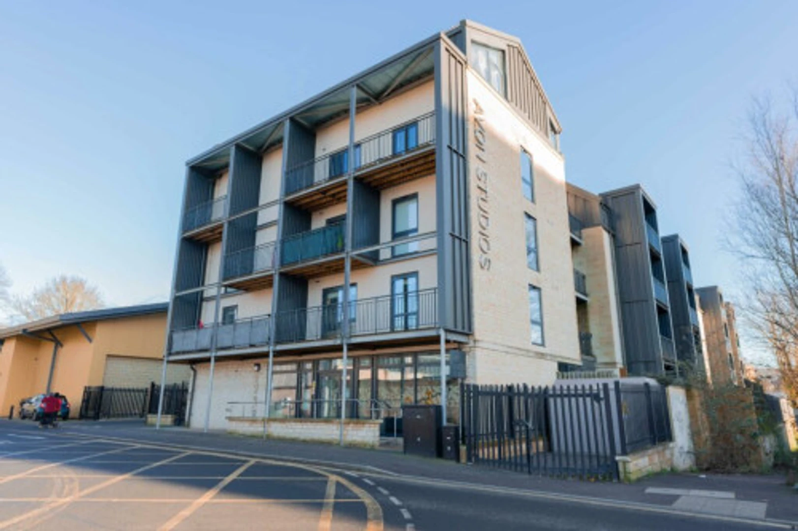 Comfortable and spacious student room in 