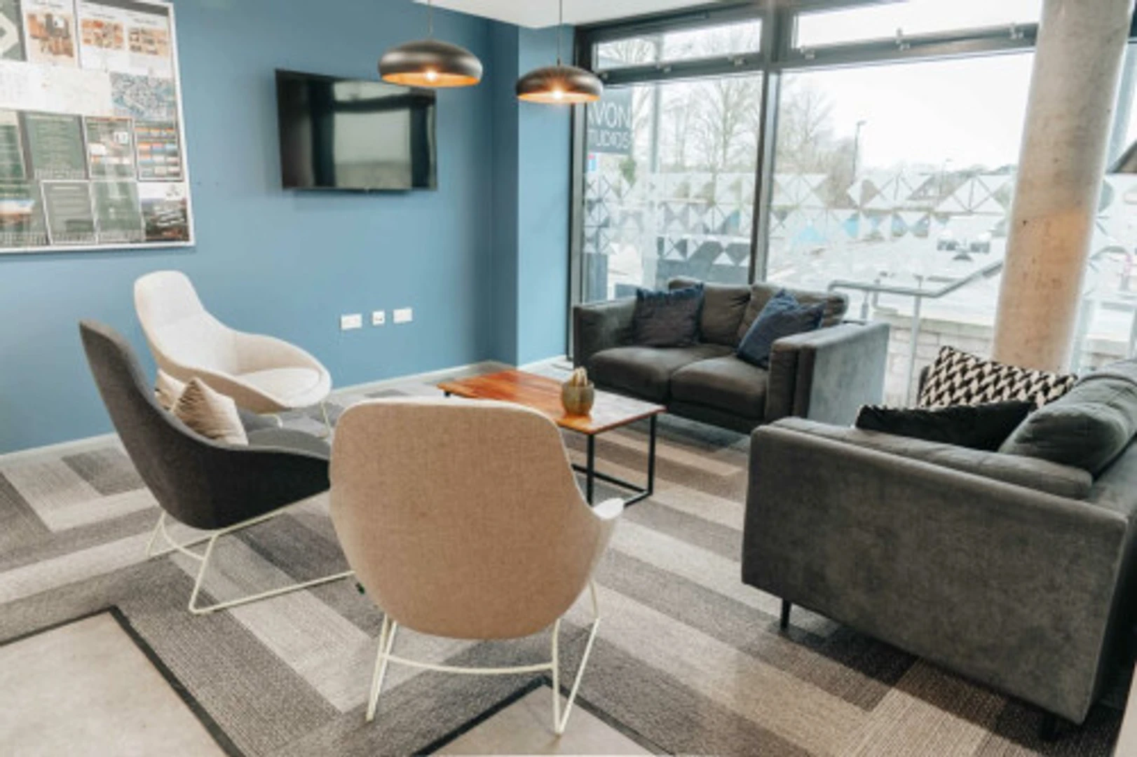 Economical student room with convenient location in 