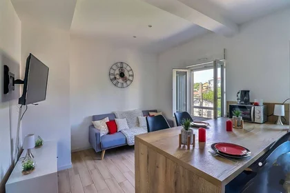 Habitación privada en Nîmes, 30000, imagen 1 de 6