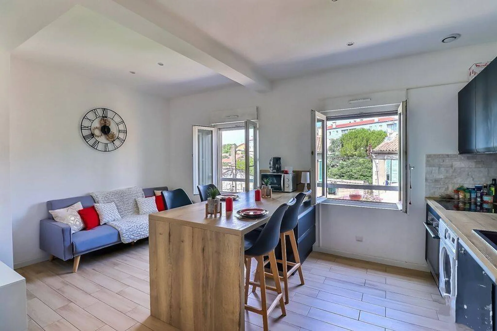 Habitación para estudiantes en  con modernas comodidades