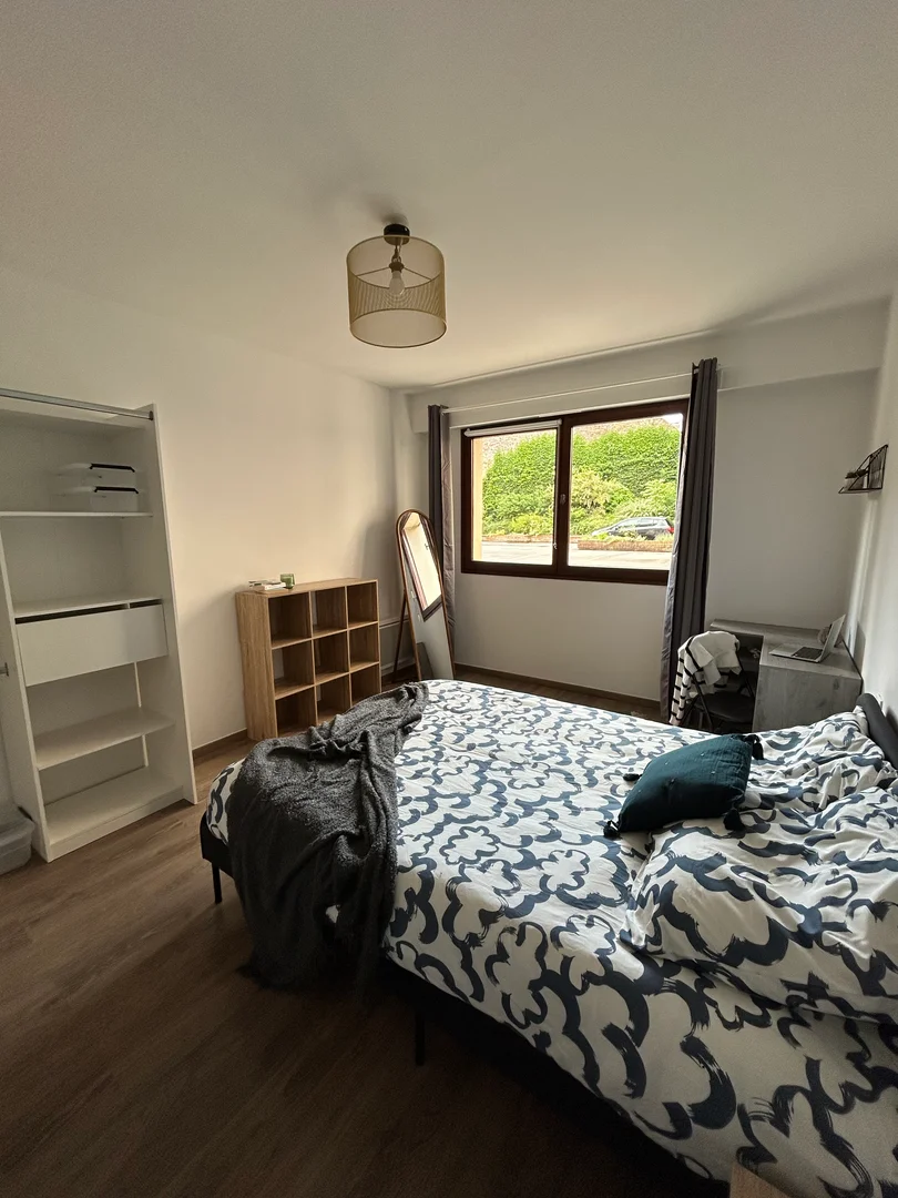 Chambre d'étudiant économique avec emplacement pratique dans 