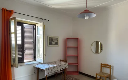 Zimmer mit Doppelbett zu vermieten {area}