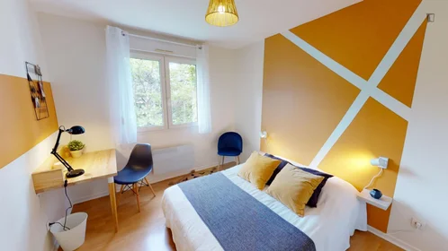 Quarto privado em Rue Roposte, imagem 1 de 10