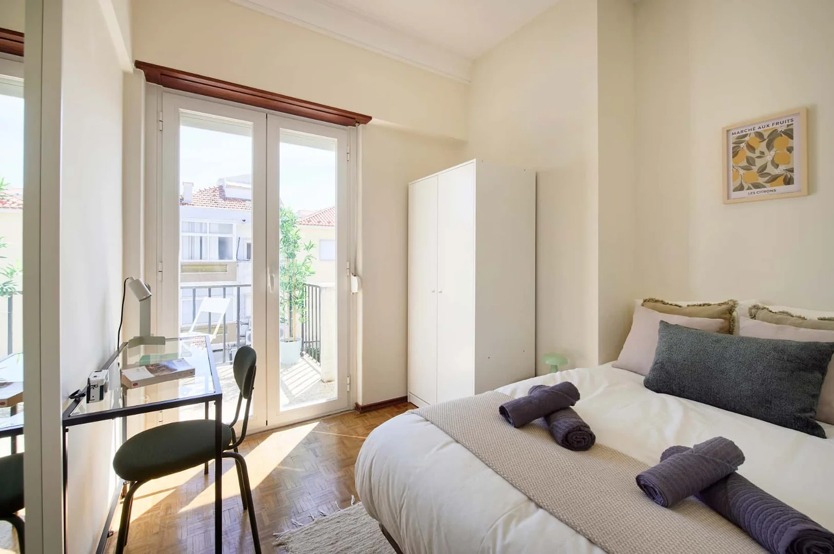 Chambre confortable pour étudiants disponible dans
