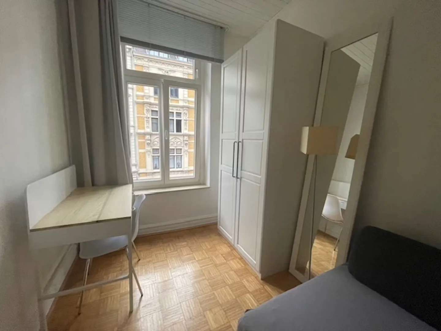 Cozy room for students available in 