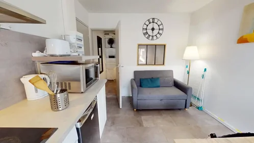 Apartamento inteiro em Rue des Martyrs de Vingre, Centre Ville-Peuple-Chavanelle, imagem 8 de 10