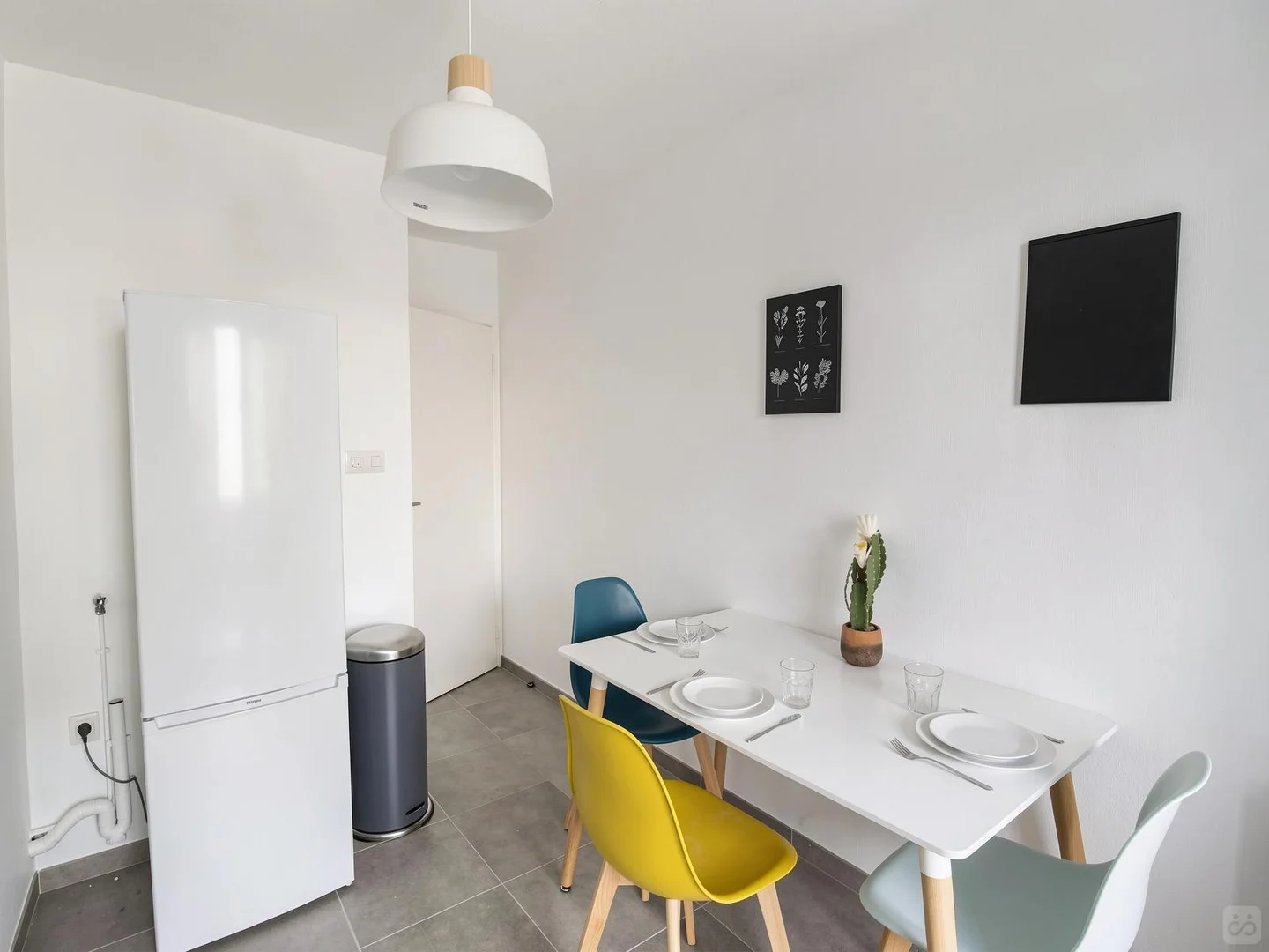 Habitación estudiantil amplia y cómoda en 