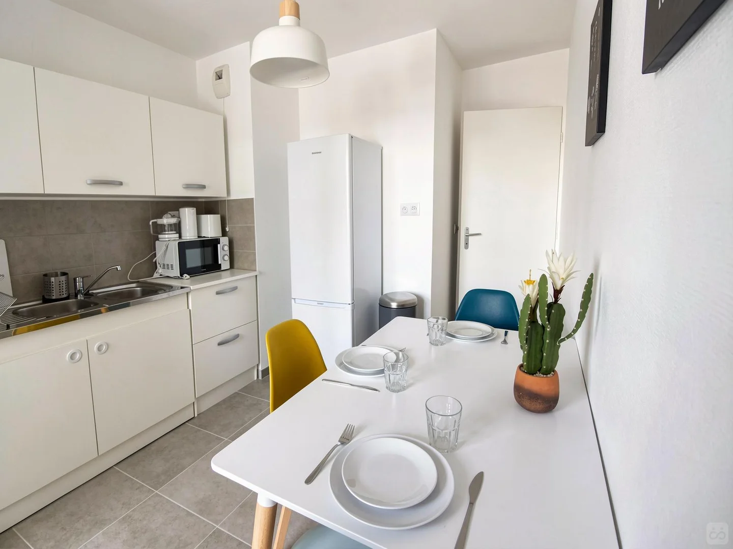 Habitación acogedora para estudiantes disponible en 