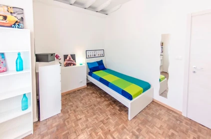 Alquiler de habitación en piso compartido en Torino