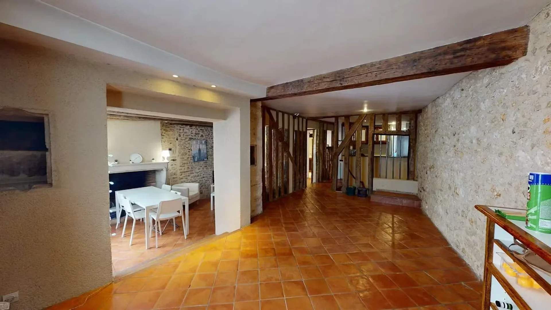 Habitación estudiantil económica cerca del campus en 