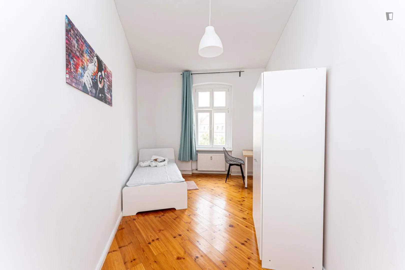 Funktionelles Studentenzimmer perfekt zum Studieren in 