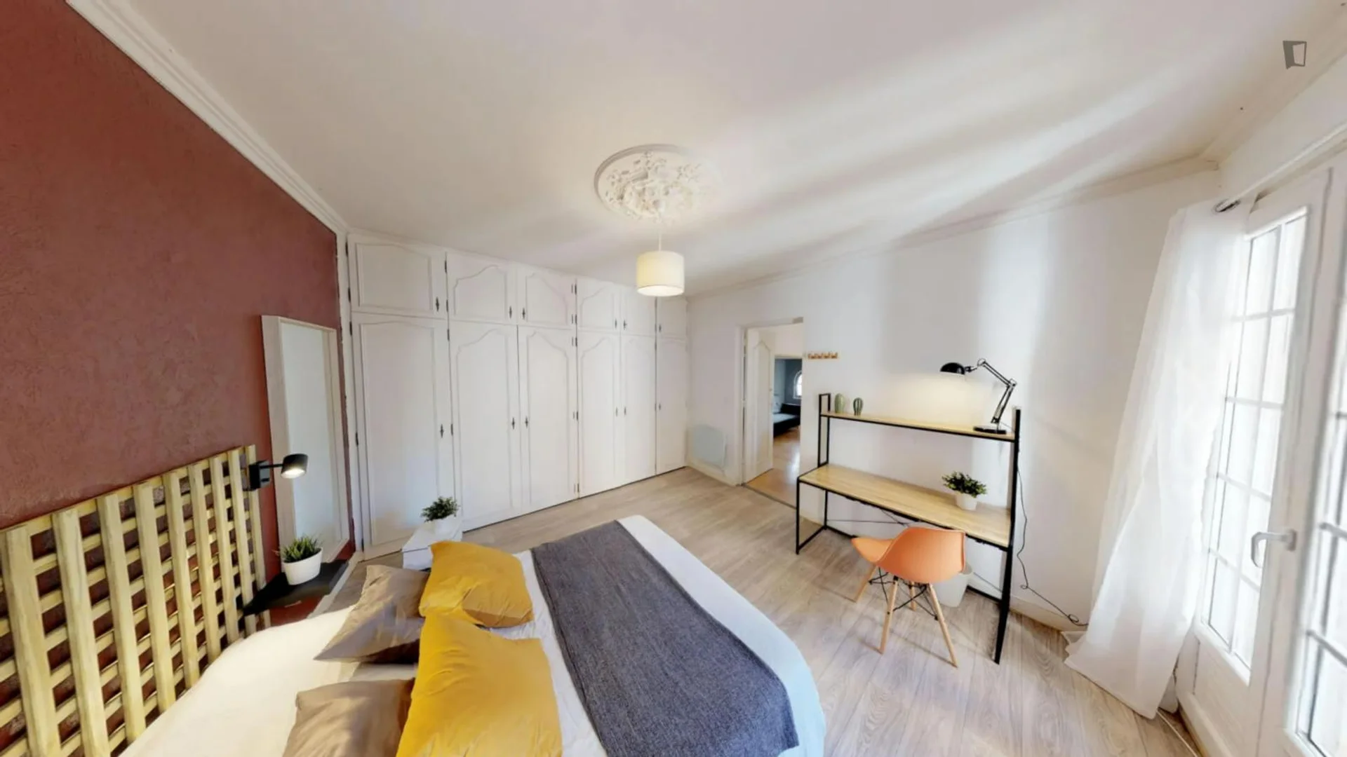 Chambre d'étudiant fonctionnelle parfaite pour étudier dans