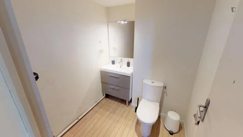 Chambre privée à Cours Gambetta, image 16 de 17