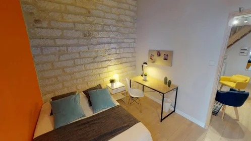 Chambre privée à Cours Gambetta, image 3 de 17