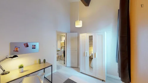 Chambre privée à Cours Gambetta, image 5 de 17