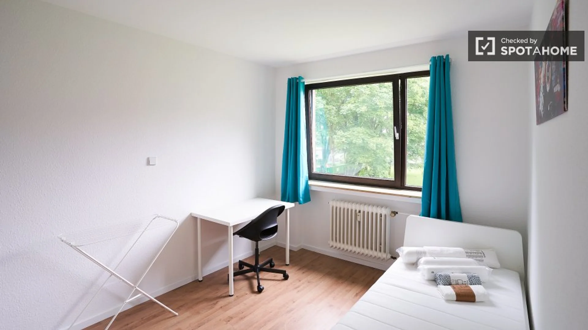 Habitación para estudiantes en  con área de estudio y facilidades compartidas