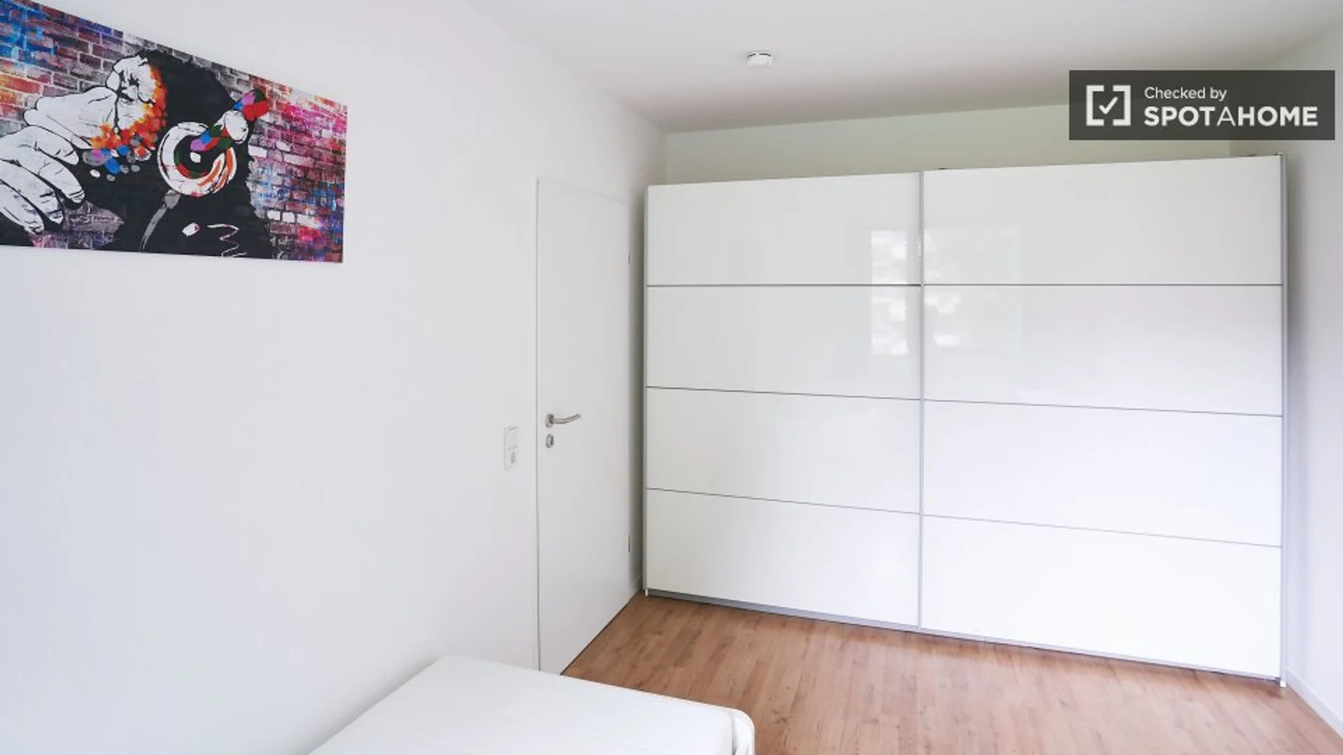 Habitación para estudiantes en  con área de estudio y facilidades compartidas