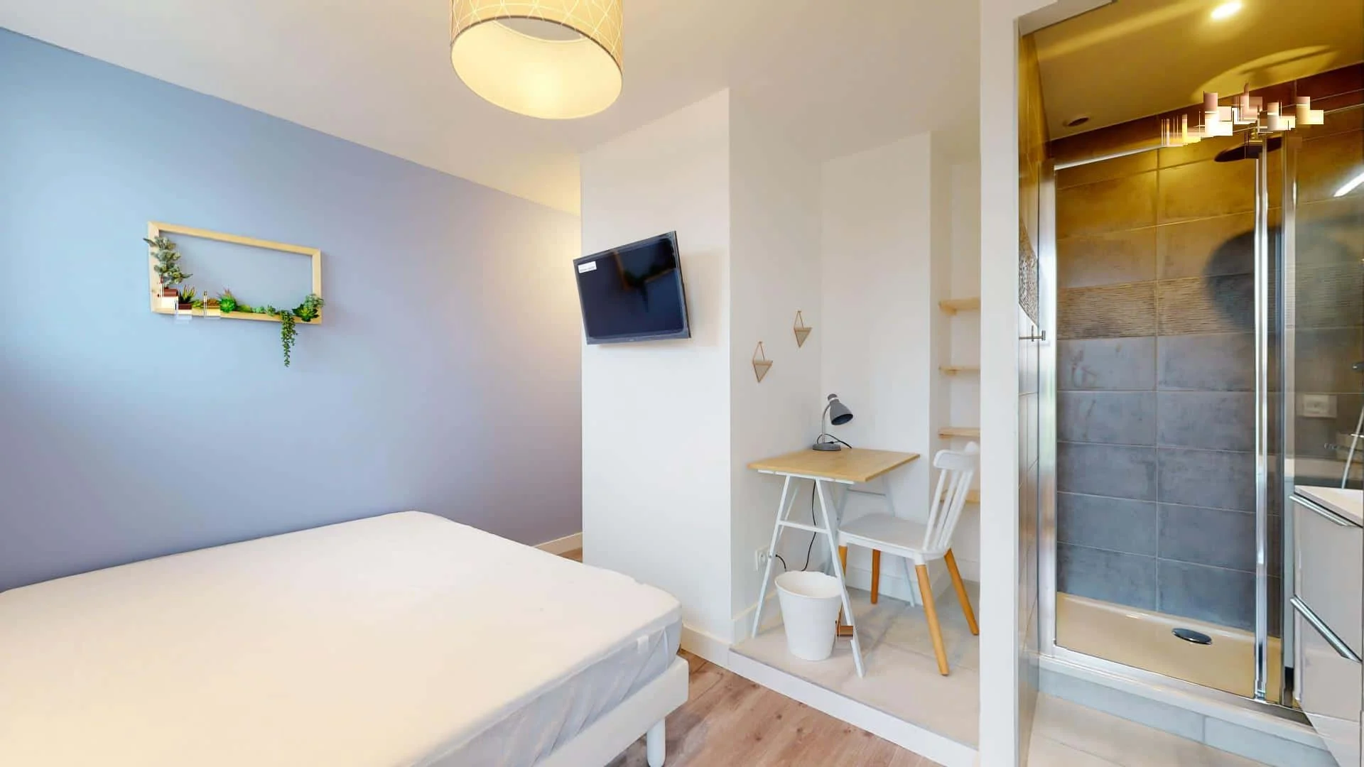 Chambre conviviale pour les étudiants dans  avec des équipements modernes