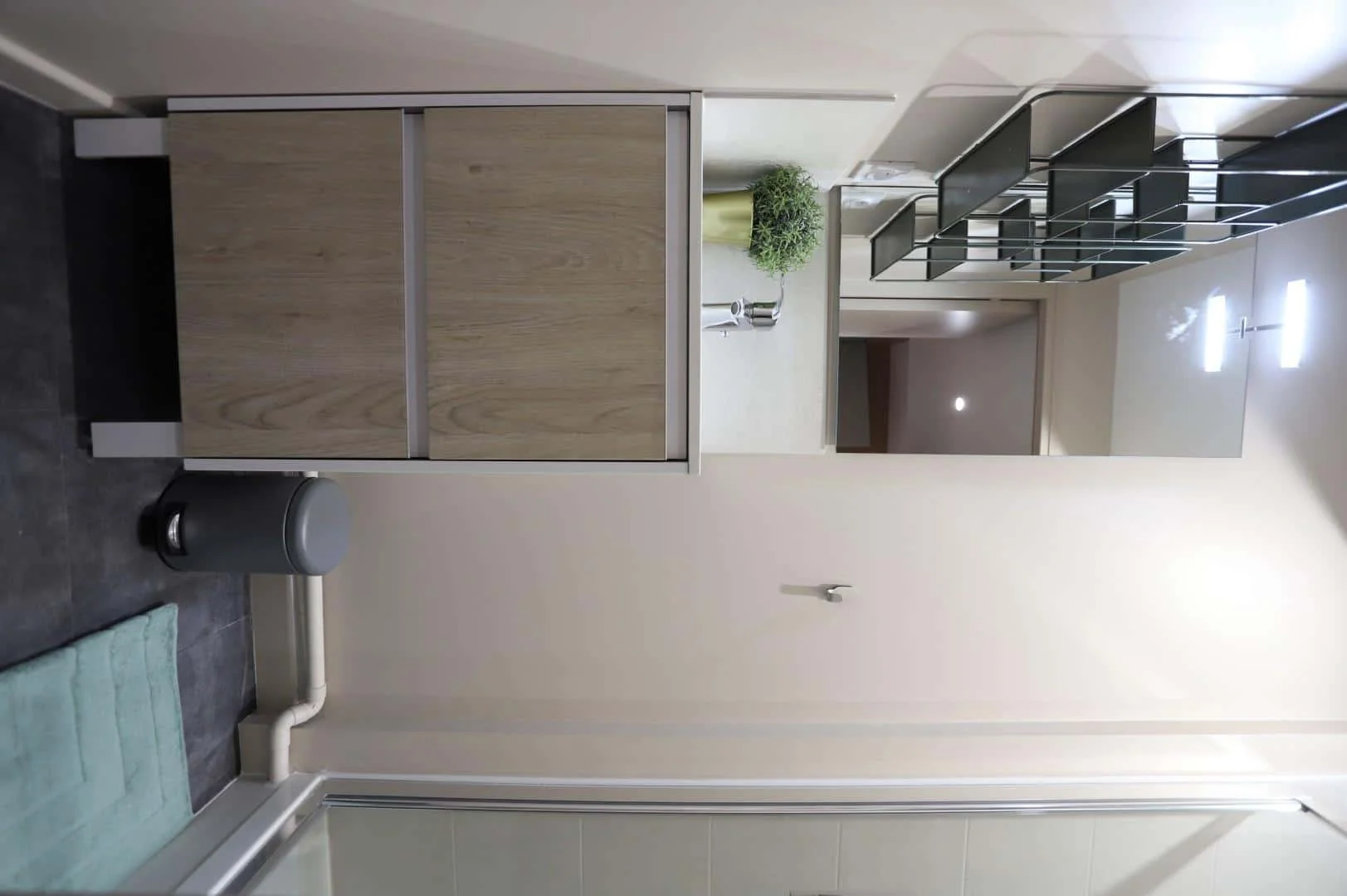 Chambre confortable pour étudiants disponible dans 