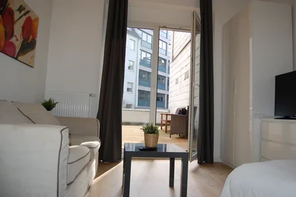 Dairenin tamamı konumu Schillingstraße, Innenstadt, 6 10 görüntüsü