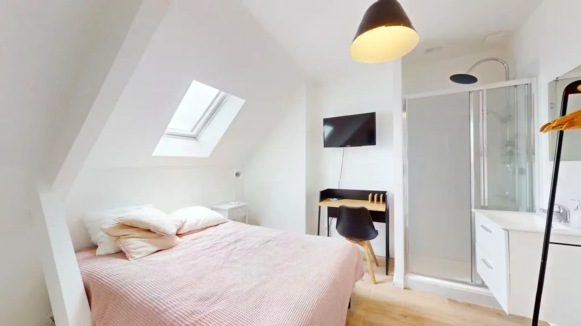 Quarto de estudante económico com localização conveniente em