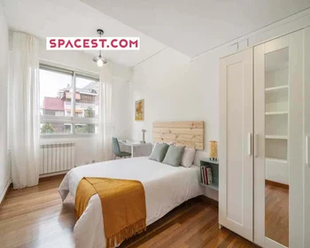 Habitación privada en C. de Mesena, 33, Cdad. Lineal, 28033 Madrid, Spain, imagen 1 de 20
