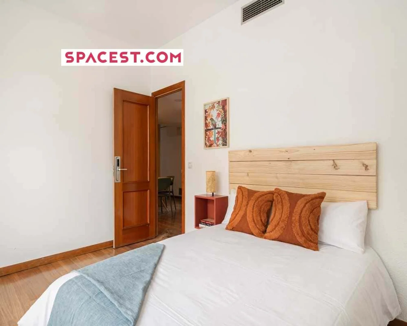 Habitación estudiantil amplia y cómoda en 