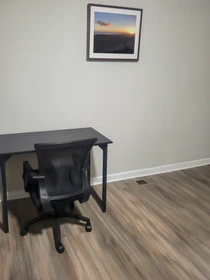 Cheap private room in Baltimore