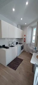 Dairenin tamamı konumu Rua da Sofia, Coimbra, 5 10 görüntüsü