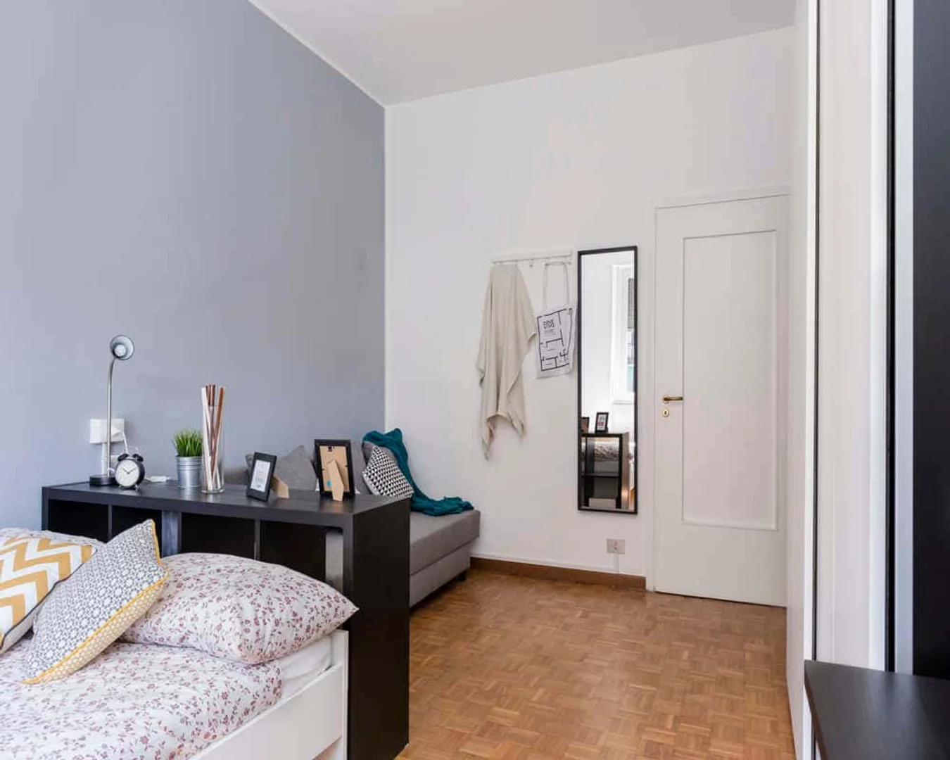 Habitación para estudiantes en  con área de estudio y facilidades compartidas