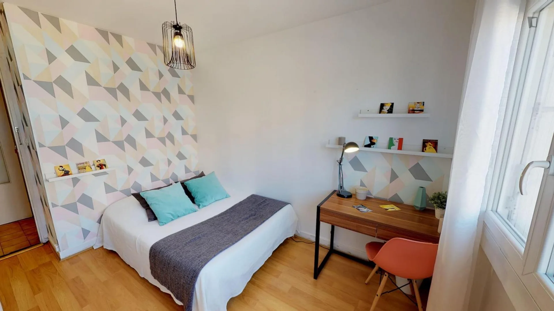 Chambre d'étudiant confortable et spacieuse dans 