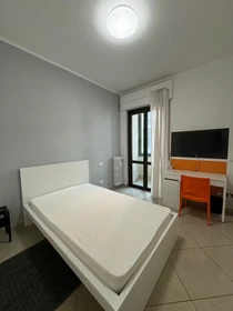 Habitación privada muy luminosa en Verona