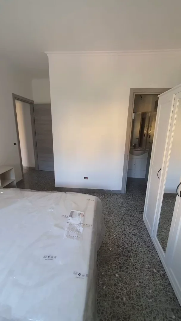Habitación estudiantil económica con ubicación conveniente en