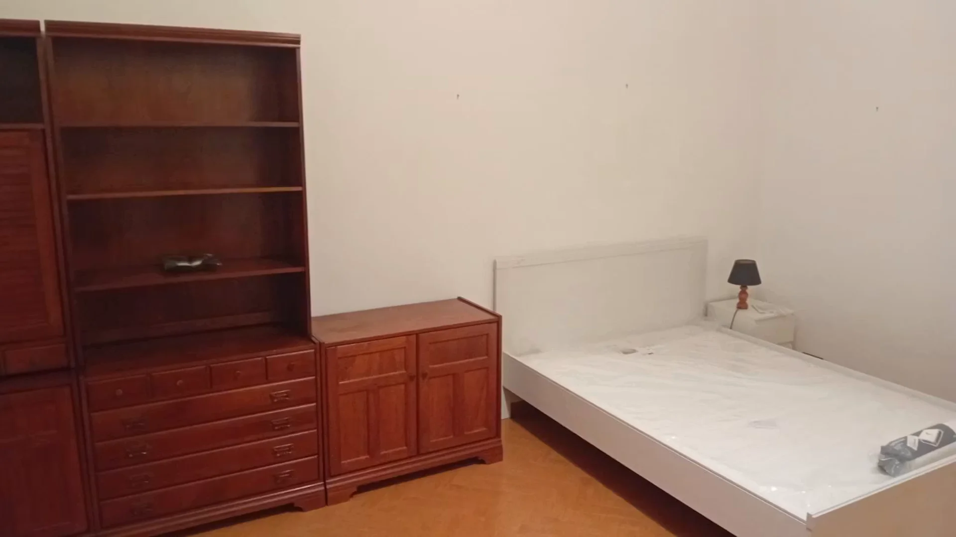 Quarto acolhedor para estudantes disponível em 