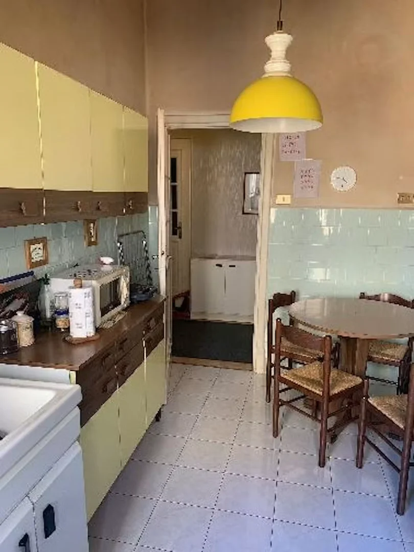 Student-friendly room in with modern amenities