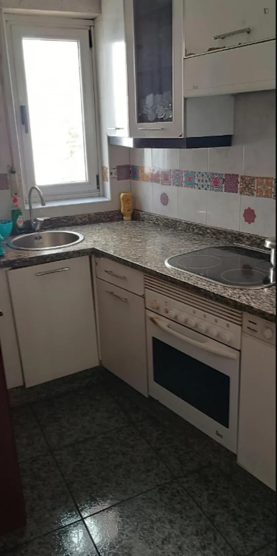 Habitación para estudiantes en  con área de estudio y facilidades compartidas