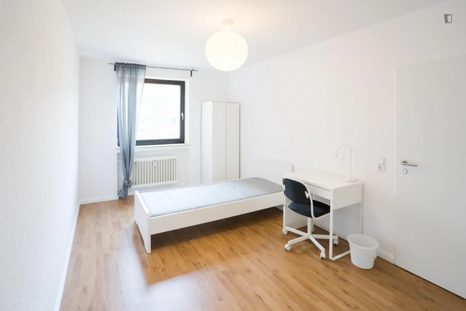 Zimmer in Studentenwohnung in  zu vermieten, voll möbliert