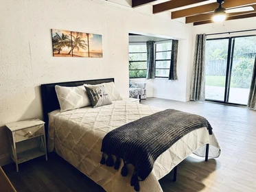 Quarto para alugar num apartamento partilhado em Melbourne-florida