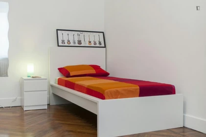 Chambre à louer avec lit double Torino