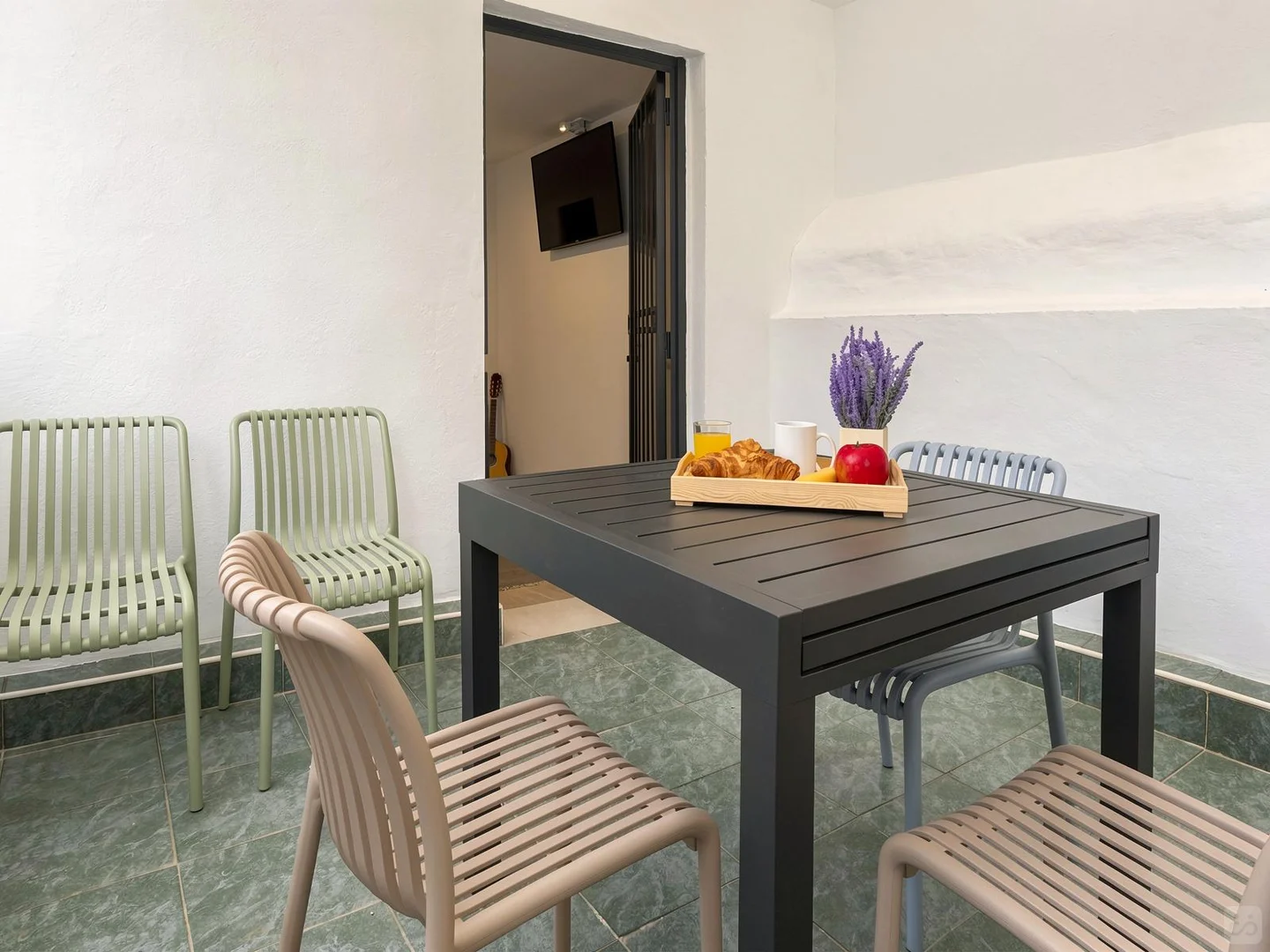 Economical student room with convenient location in 